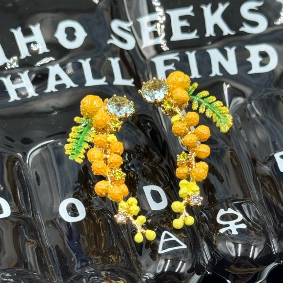 🆕 LES NEREIDES 🧿 NIB Gardens in Provence Long Mimosa Clip on Earrings - Picture 14 of 16